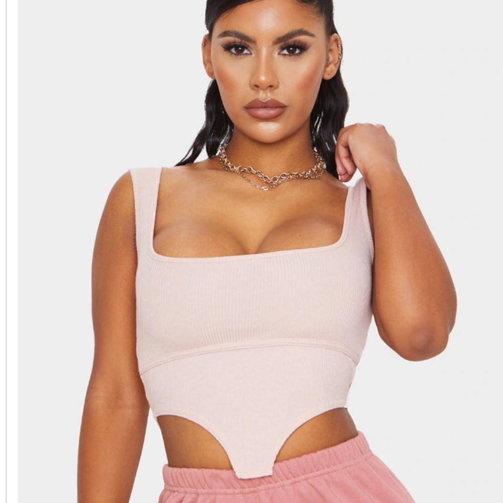 PrettyLittleThing Crop